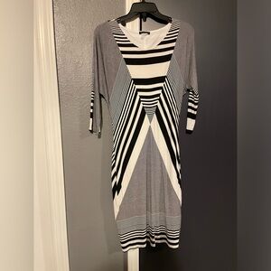 Venus black and white geometric body-con 3/4 sleeve, knee-length dress, size S